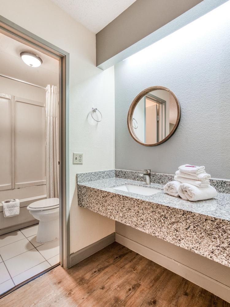 Dallas Love Field Inn Экстерьер фото