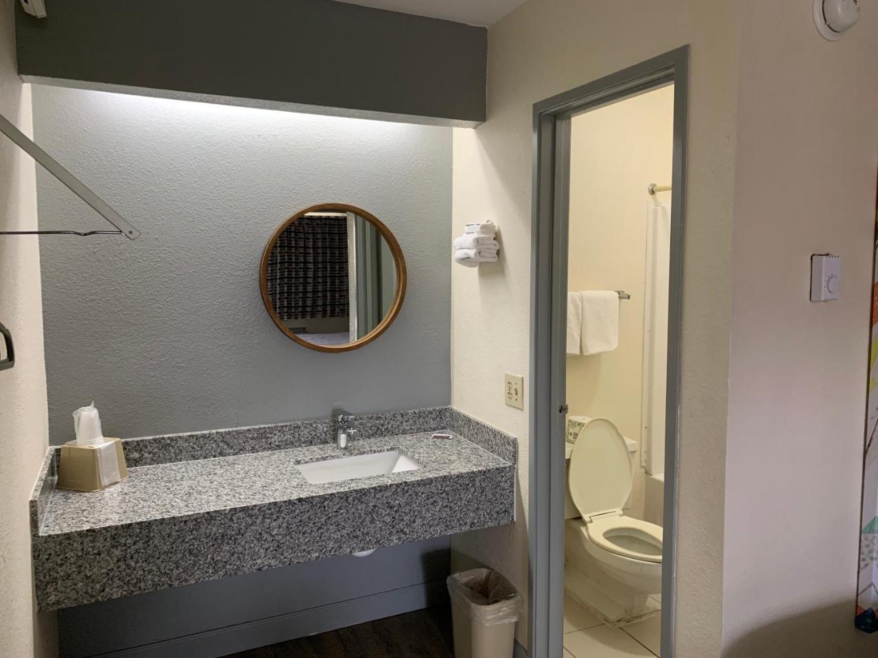 Dallas Love Field Inn Экстерьер фото